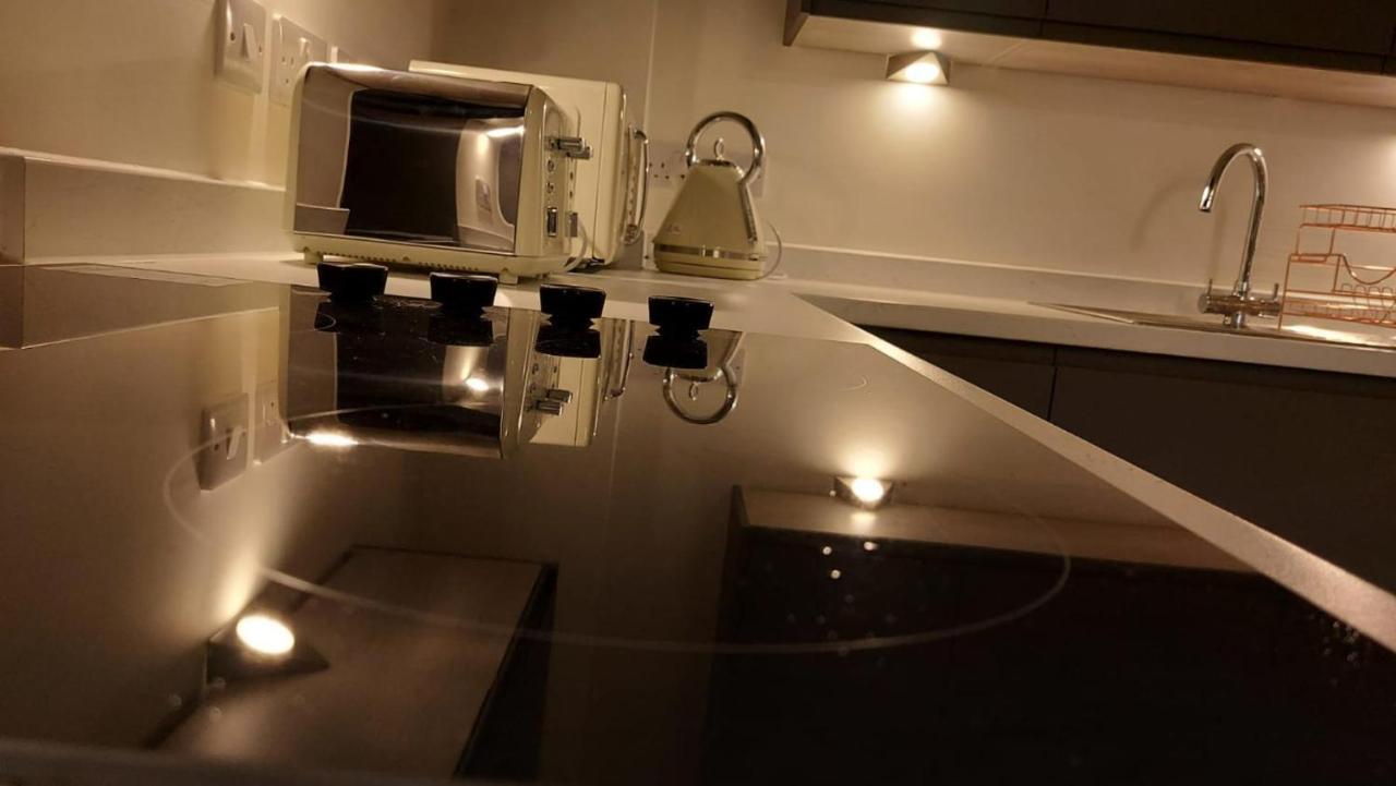 Charming 1-Bed Villa In Liverpool Kültér fotó