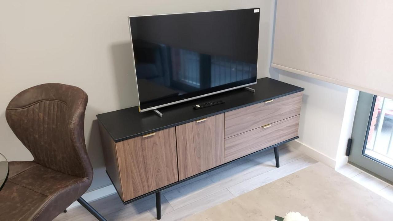 Charming 1-Bed Villa In Liverpool Kültér fotó